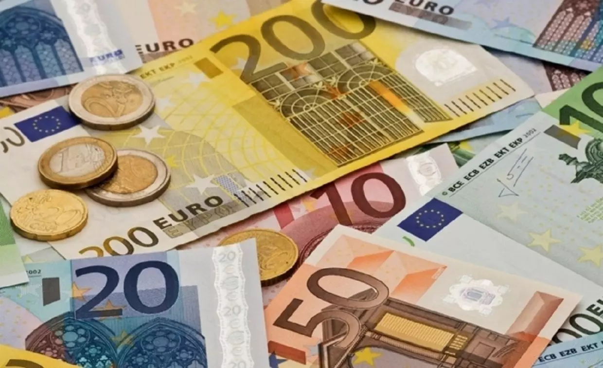 Devises Algérie : taux de change du Dinar face à l’Euro et au Dollar