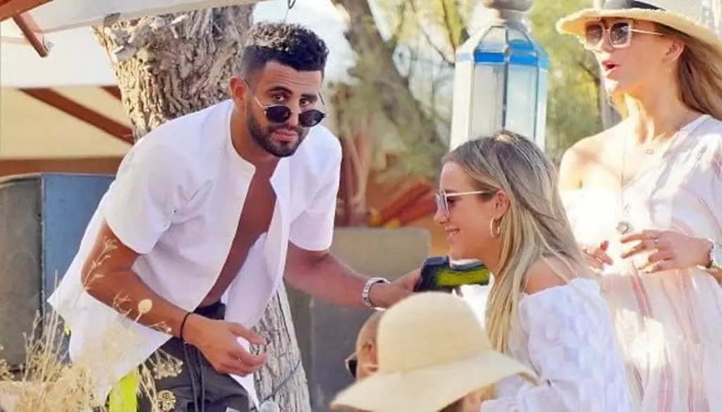 Quand des supporters Algériens se mêlent de la vie privée de Mahrez