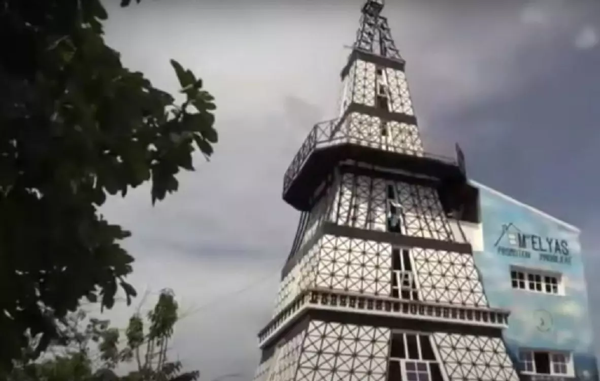 Le Sénateur Benzaim veut démolir la « maison Tour Eiffel »