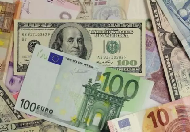 Devises Algérie : taux de change de l’Euro et du Dollar face au Dinar
