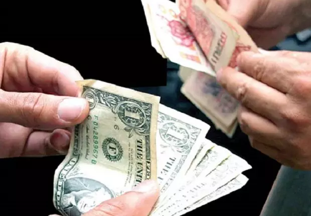 Taux de change : nouveau record pour le Dollar, léger recul de l’Euro