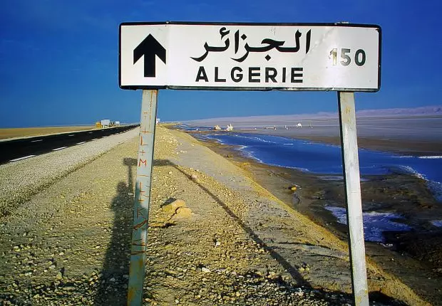 Séjour en Algérie : comment obtenir son passeport français ?