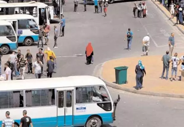 Relizane : une jeune femme accouche dans un bus