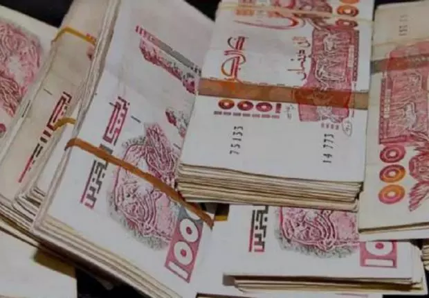 Un algérien trouve 320 millions et les restitue à leur propriétaire