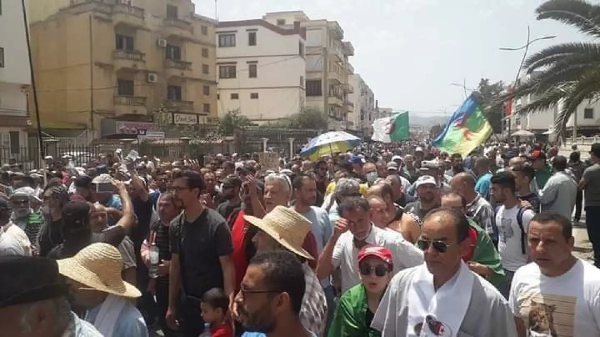 Hirak : forte mobilisation des citoyens à Bejaïa en ce 124ᵉ vendredi