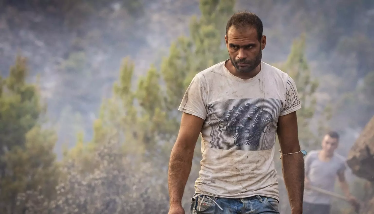 Khenchela : une armée de bénévoles lutte contre les flammes