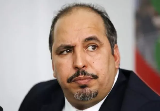 Crise au FLN : Baadji réplique