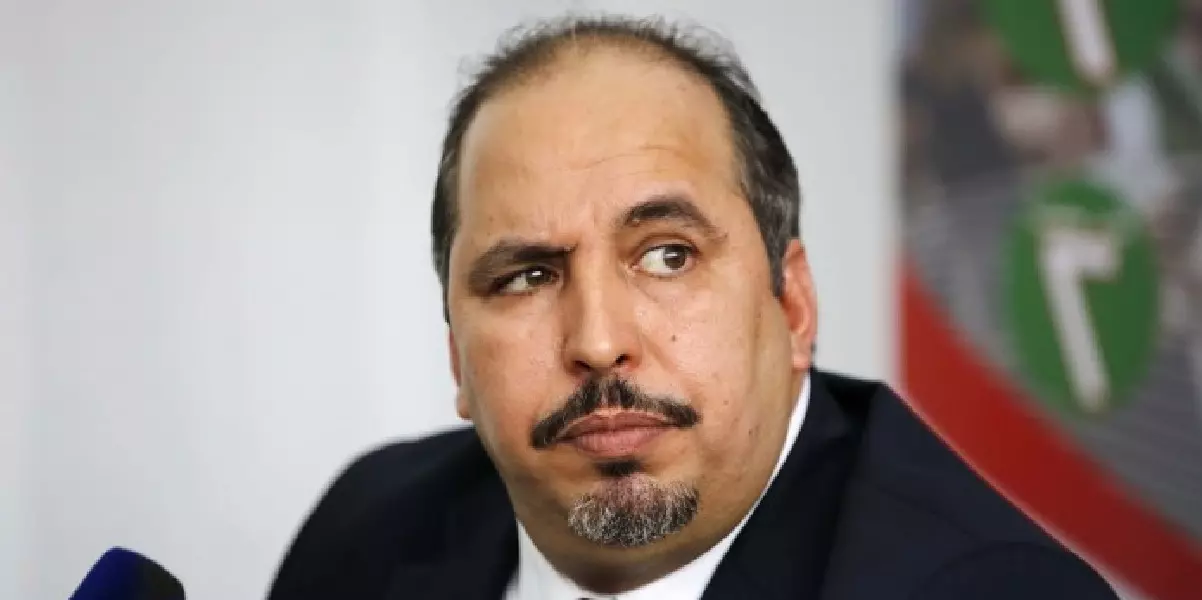 Crise au FLN : Baadji réplique