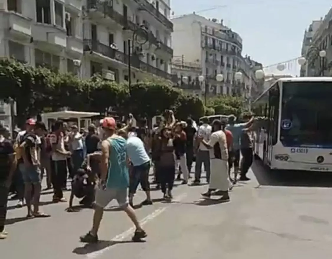 Fête de l’indépendance : une marche empêchée à Alger