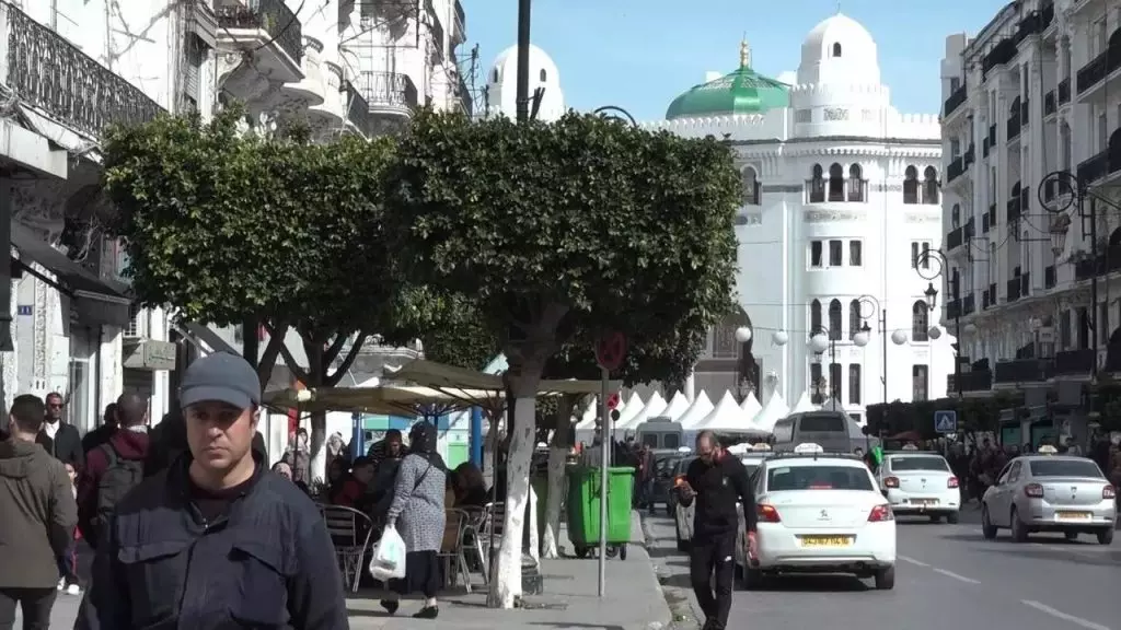 Respect des mesures barrières : le constat inquiétant du Pr Belhadj