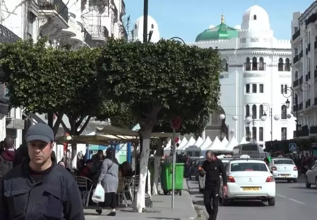 Respect des mesures barrières : le constat inquiétant du Pr Belhadj