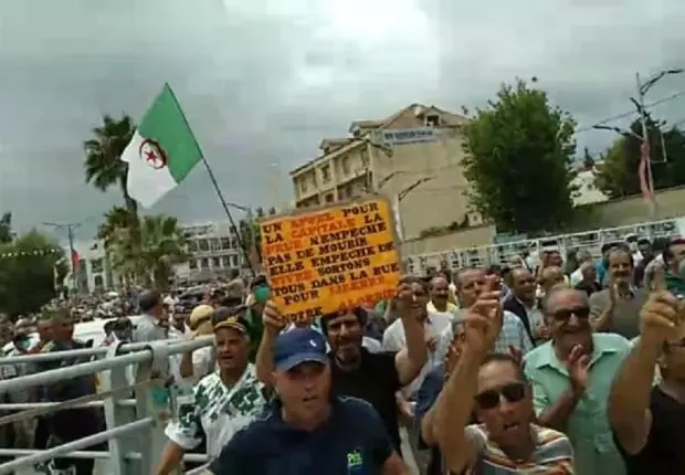 125e vendredi du Hirak : les Béjaouis battent le pavé