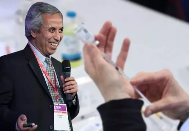 Présence de puces dans les vaccins anti-Covid-19 : le chercheur Belgacem Haba répond