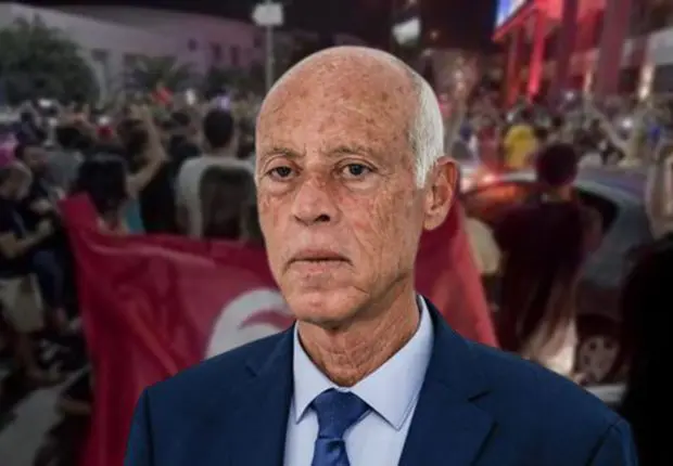 Tunisie : le Premier ministre limogé et le parlement suspendu