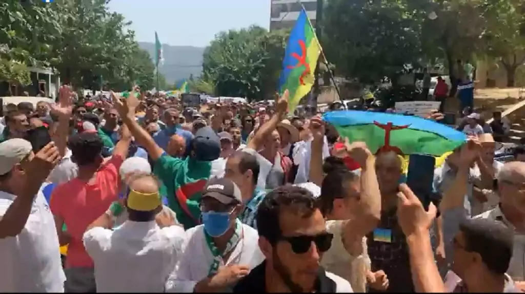 Vendredi 124 : à Tizi Ouzou, le Hirak continue