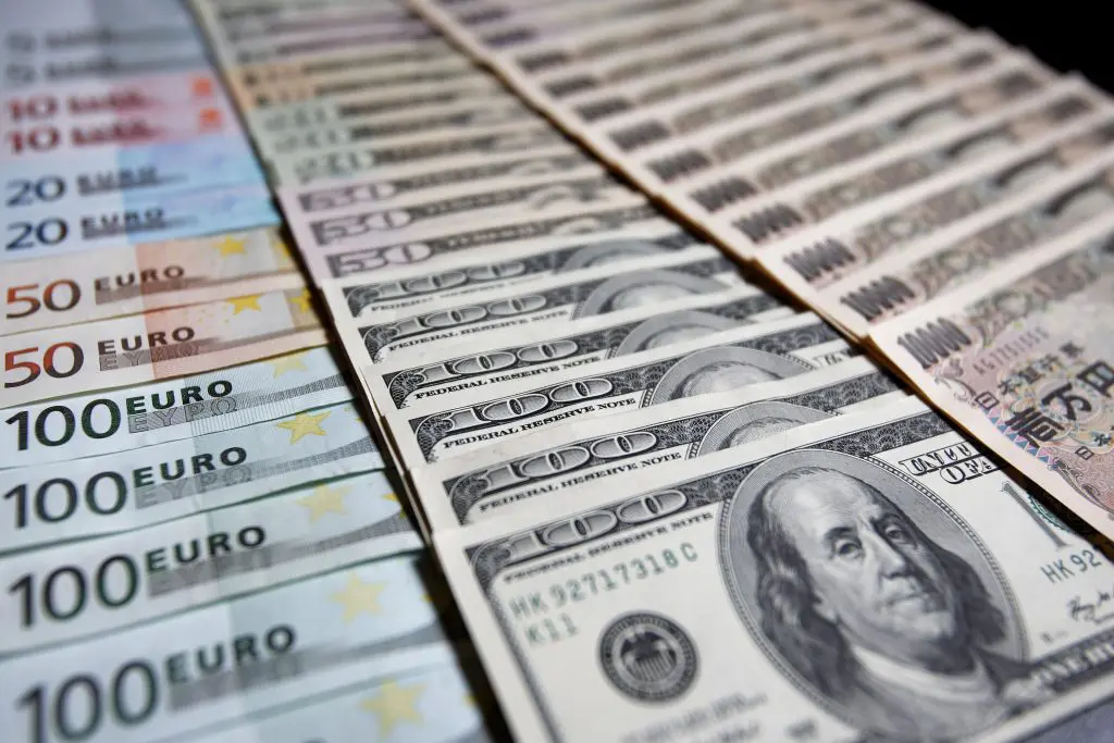Taux de change : cours de l&rsquo;Euro et du Dollar face au Dinar ce 24 aout
