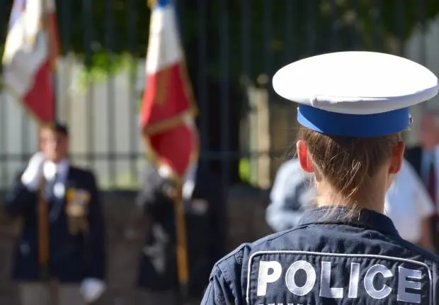 France : victime de racisme, un Algérien riposte violemment