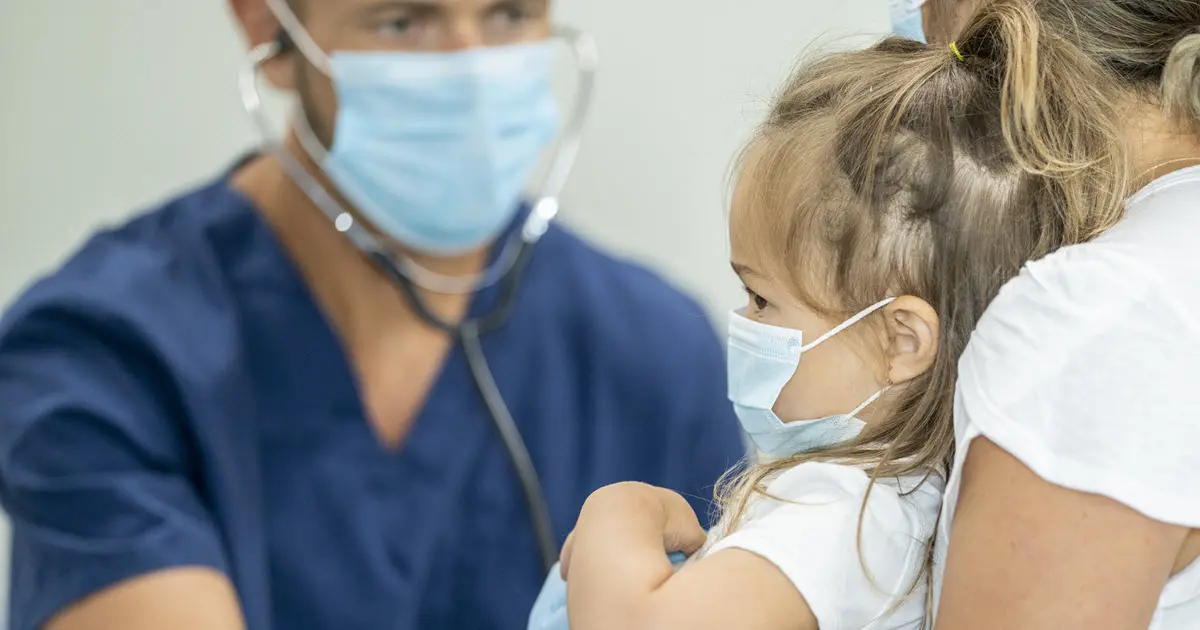 Covid-19 chez les enfants : 100 cas recensés au CHU de Douira