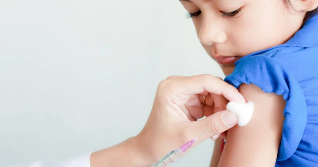 Rentrée scolaire 2021: faut-il envisager la vaccination des enfants?