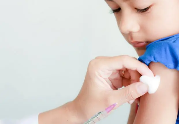 Rentrée scolaire 2021: faut-il envisager la vaccination des enfants?