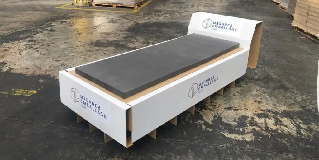 Maghreb emballage produit le 1er lit en carton pour les hôpitaux Algériens