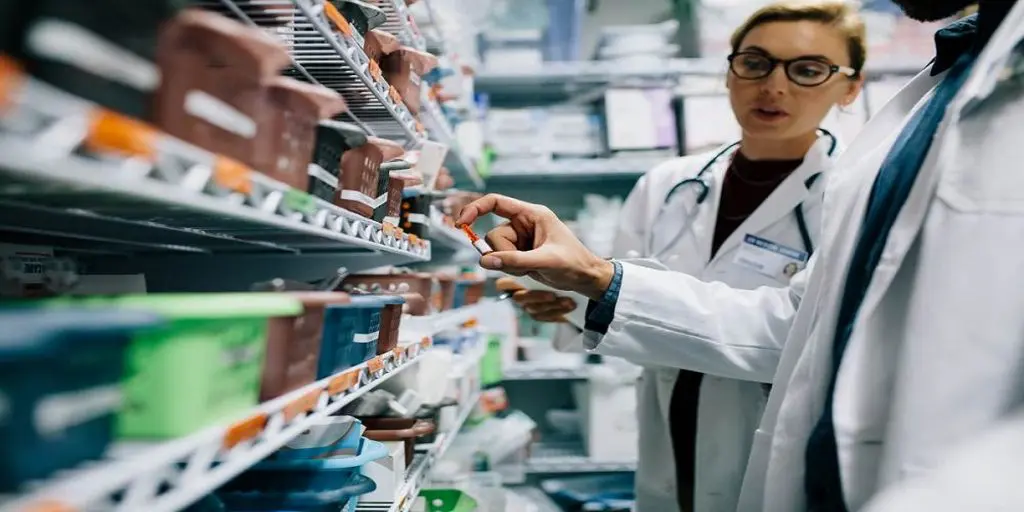 Vers l’interdiction de certains médicaments sans ordonnance