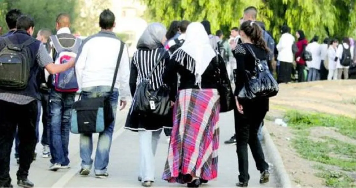 Lycées, entre phénomènes de mode et mesures de chasteté