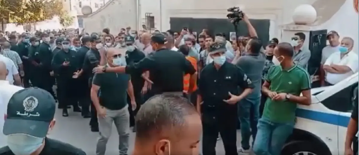 Crise au FLN : Bâadji contre-attaque sur le terrain