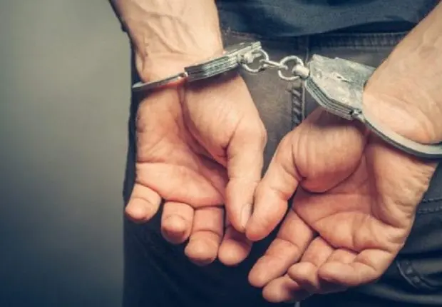 Il a agressé un célèbre cinéaste Français : prison ferme pour un Algérien
