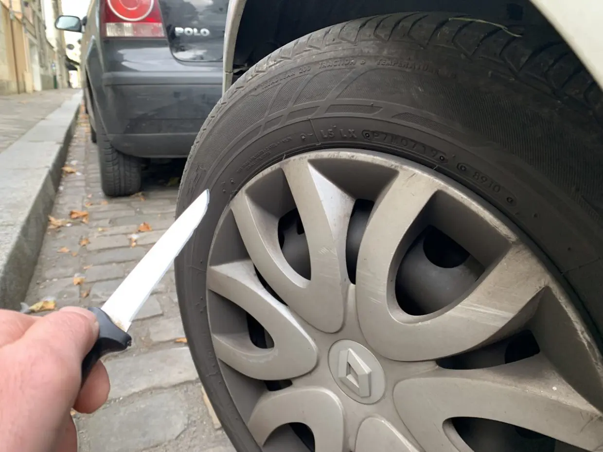 France : un Algérien « creveur de pneus en série » devant la justice