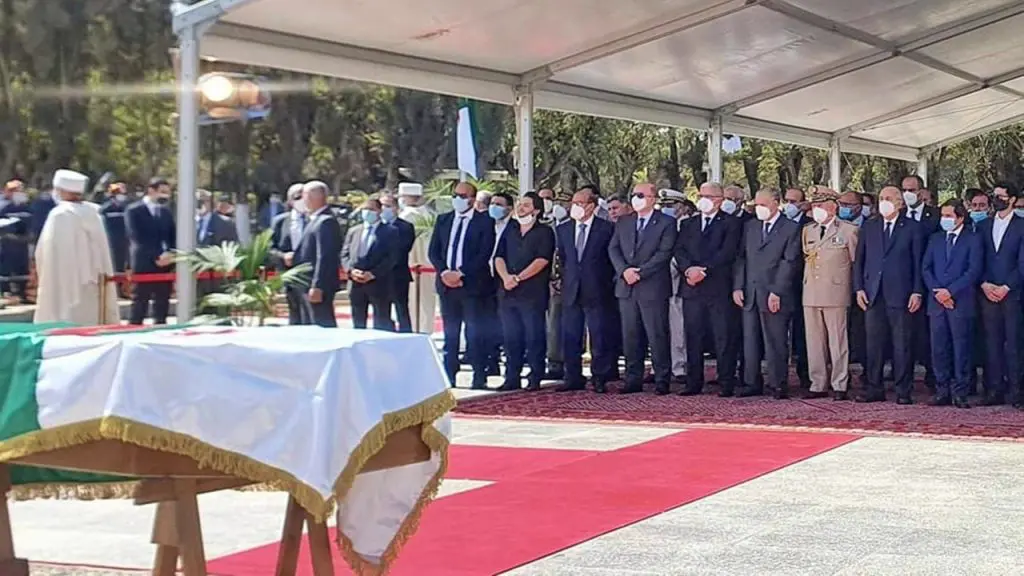 Bouteflika inhumé en présence de Tebboune et autres cadres de l’État