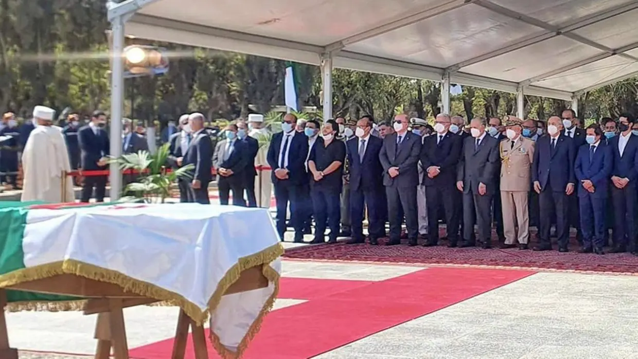 Bouteflika inhumé en présence de Tebboune et autres cadres de l’État