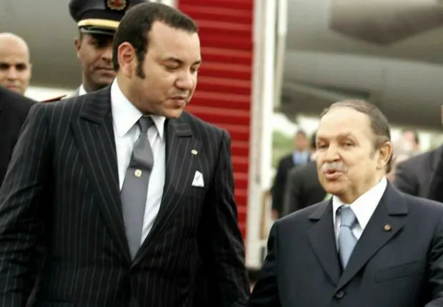Mohammed VI remémore « les attaches » qui liaient Bouteflika au Maroc