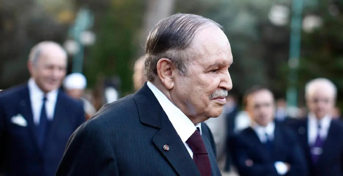 Bouteflika, d’un rêve monarchique à un président déchu