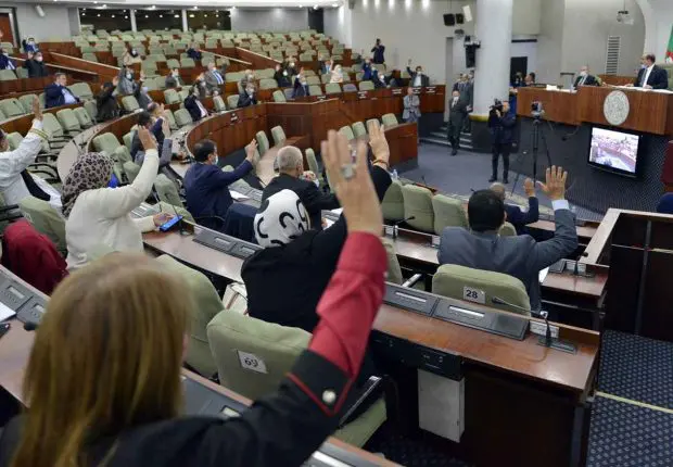 Récupération des fonds volés : le « règlement à l’amiable » scinde l’APN