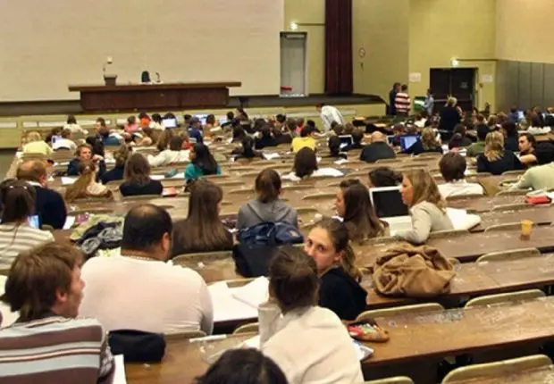 France : « Emmaüs » au secours des étudiants Algériens en précarité