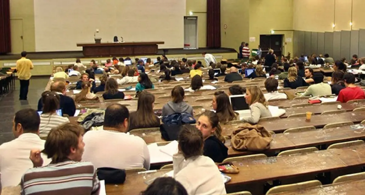 France : « Emmaüs » au secours des étudiants Algériens en précarité