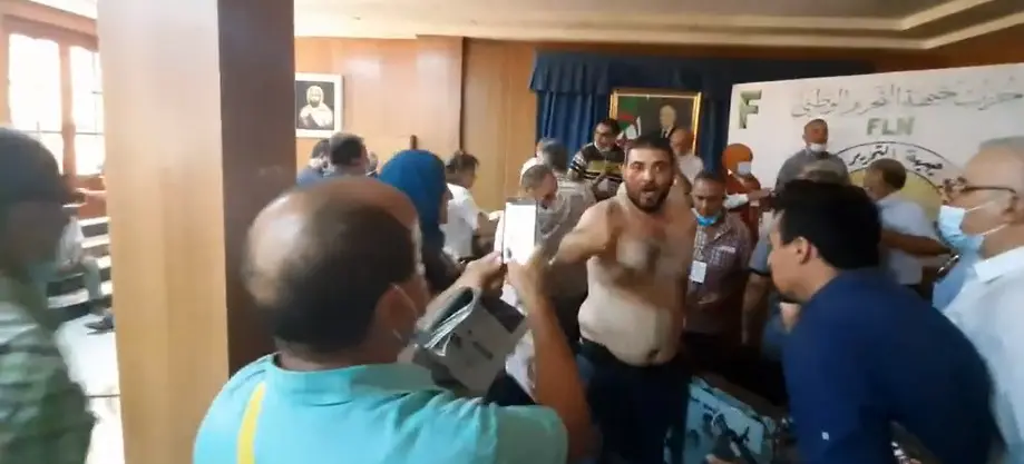 Le siège central du FLN pris d’assaut par des opposants de Bâadji