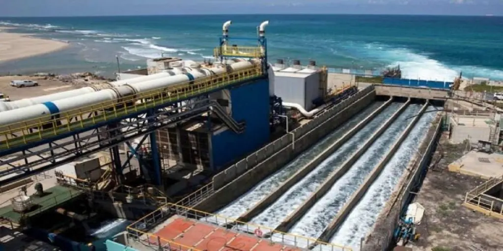 Crise de l’eau : une station de dessalement inaugurée à Alger