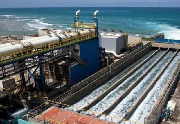 Crise de l’eau : une station de dessalement inaugurée à Alger