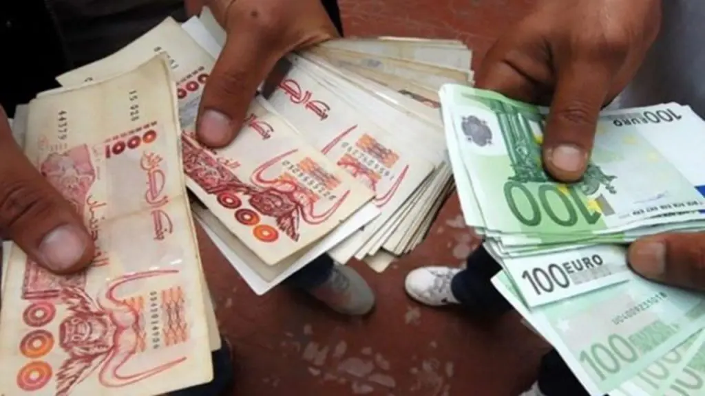 Devises : le taux de change du dinar face à l’euro et au dollar