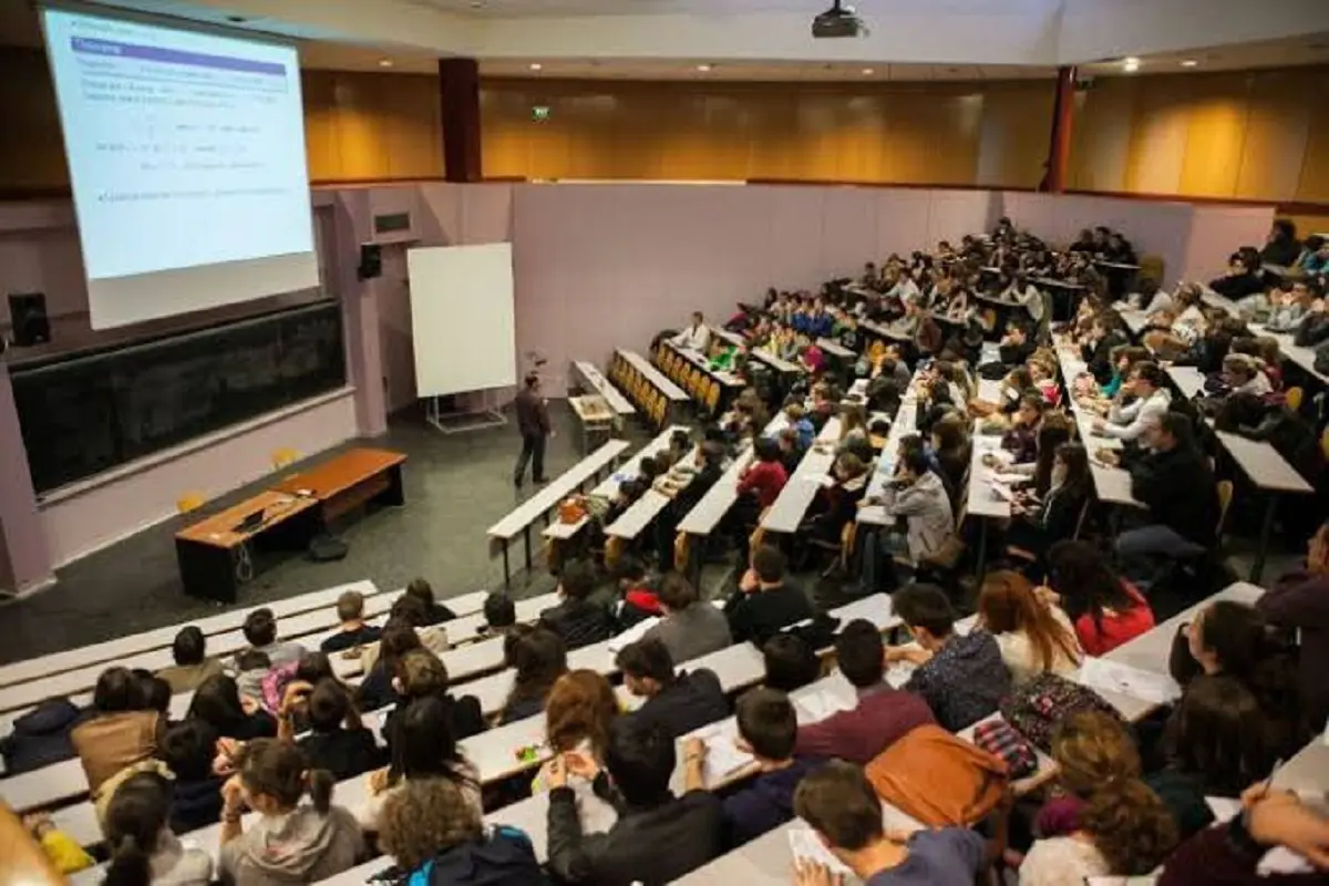 Un nombre astronomique d’étudiants algériens inscrits en France