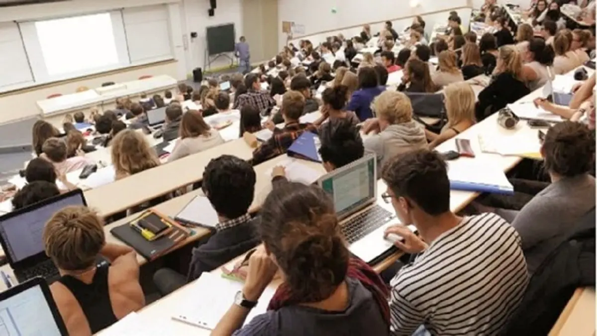 France : les étudiants algériens face à un nouveau défi