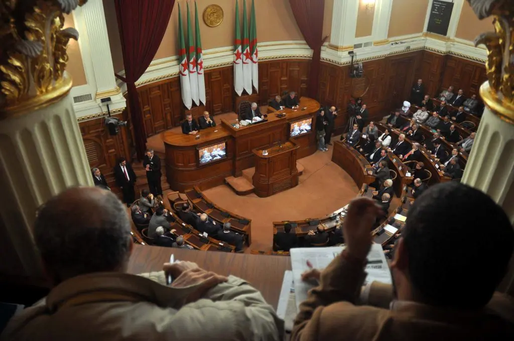Le Sénat répond à Macron : « L’Algérie ne sort pas du néant »