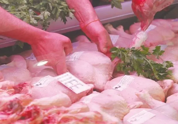 Pourquoi le prix du poulet risque encore de flamber ?