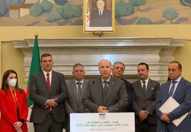 Loi de finances 2022 : le PM vise « le niveau de croissance du G20 »