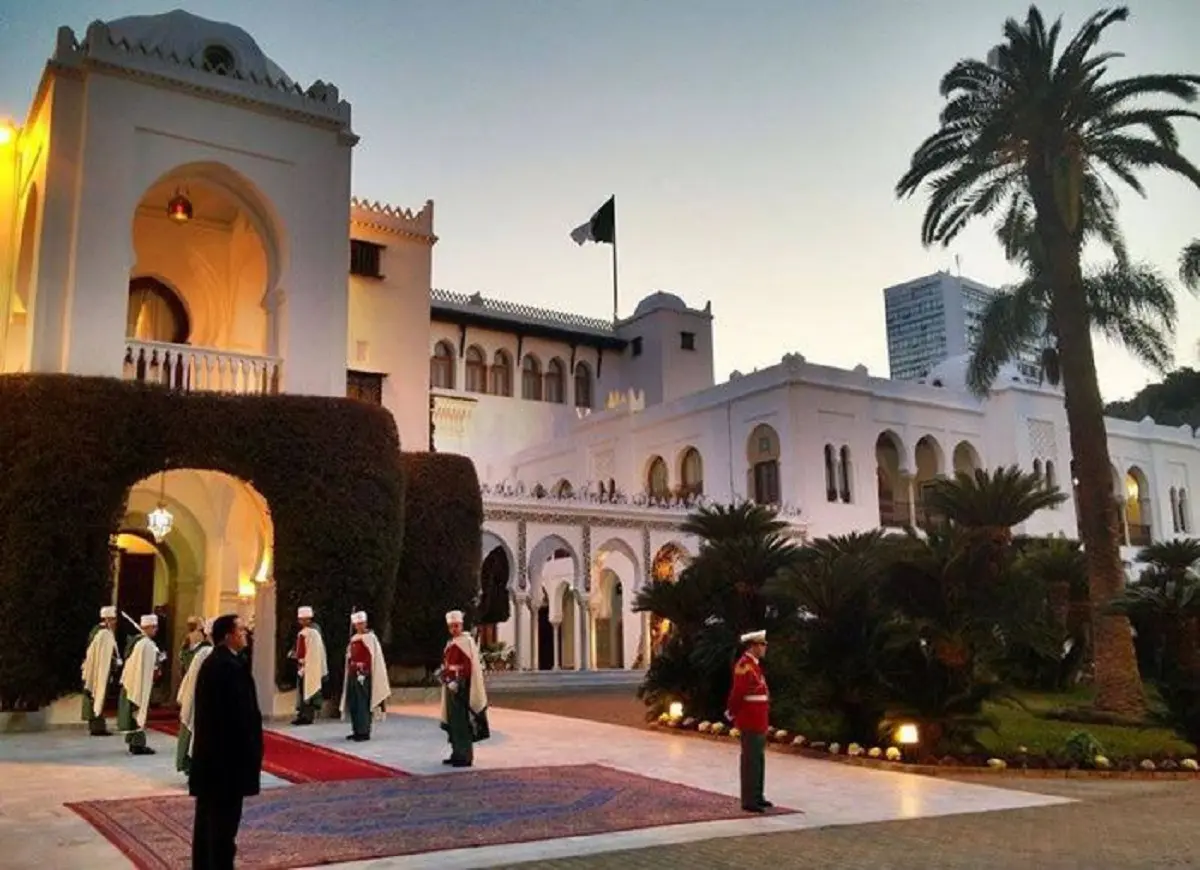 1er novembre : une cérémonie africaine au Palais du Peuple