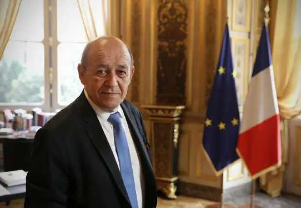 Crise Algérie – France : Le Drian appelle à panser « les blessures »
