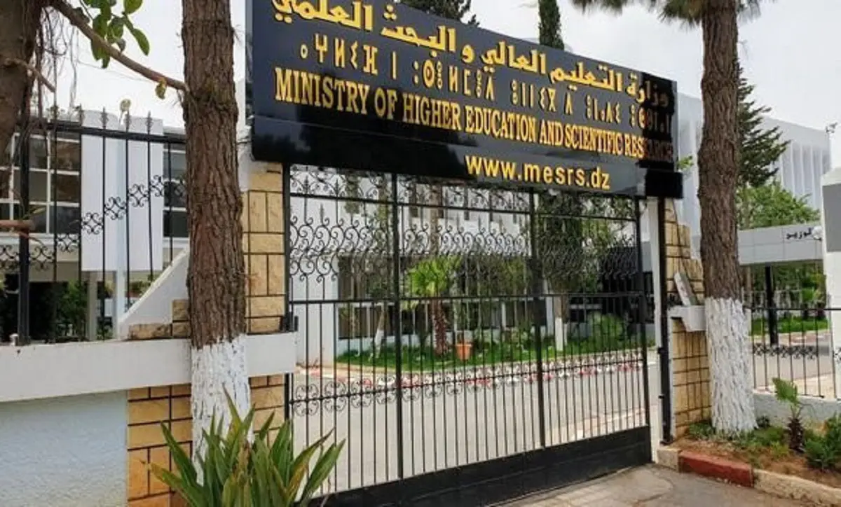 Bourses à l’étranger : les enseignants algériens veulent plus de temps