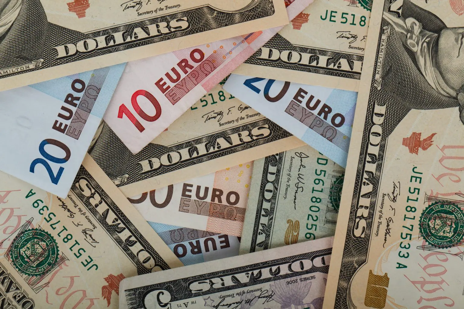 Taux de change du Dinar face aux principales devises ce 4 novembre